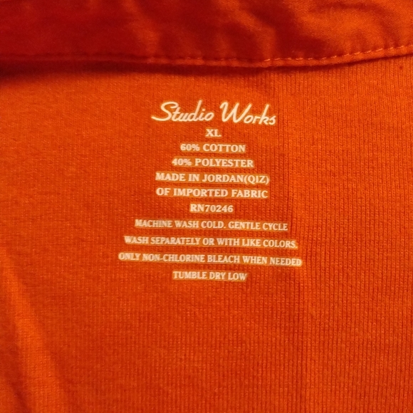 🌻5/$10 Women's Tee - Picture 2 of 5